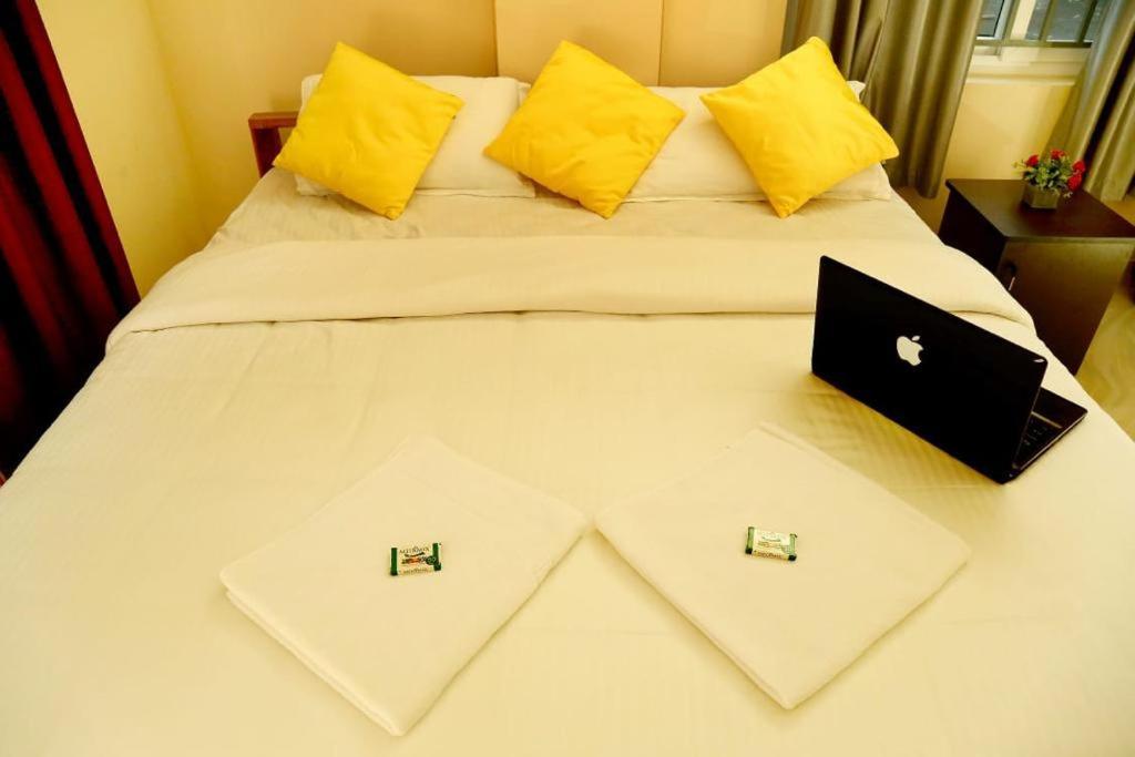 Loyal Residency Bed & Breakfast Sultan Bathery Exterior foto