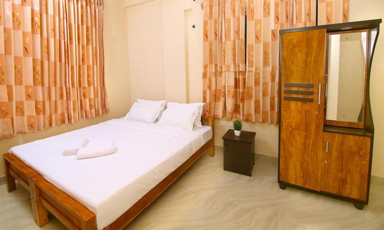Loyal Residency Bed & Breakfast Sultan Bathery Exterior foto